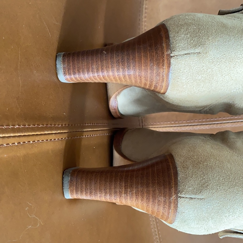 Louis Vuitton Safari Suede Booties - Picture 13 of 14